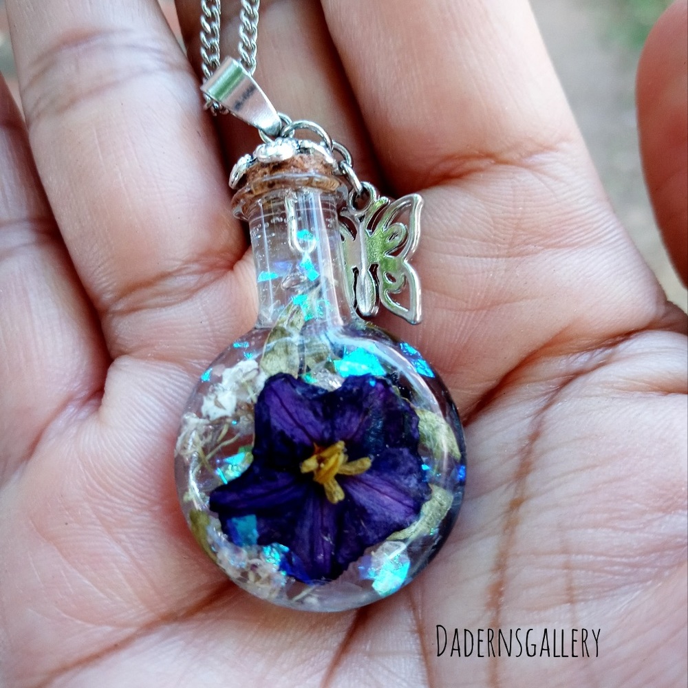 Not for sale‼️Handmade terrarium necklace dried flower capsuled in a bottle - Picture 6 of 11